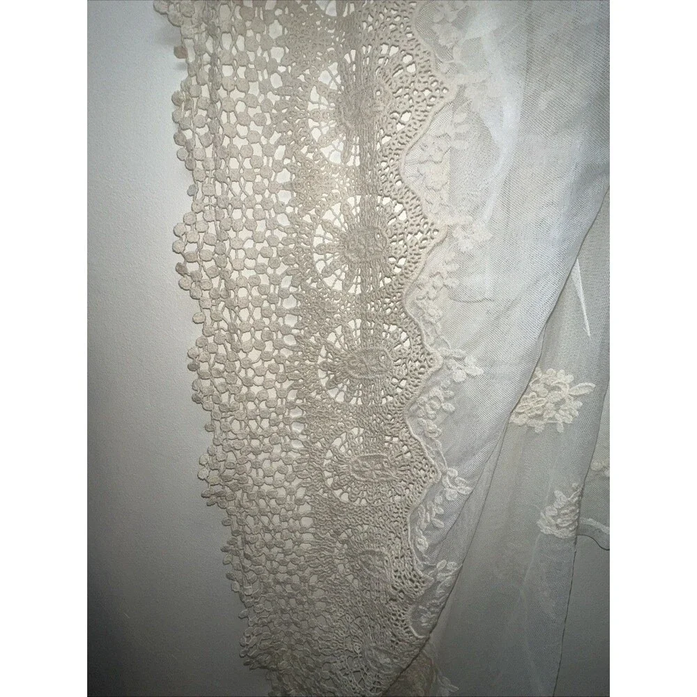 Women’s Casual Express Crocheted Ivory Lacy Shawl Size Large L - Picture 5 of 11